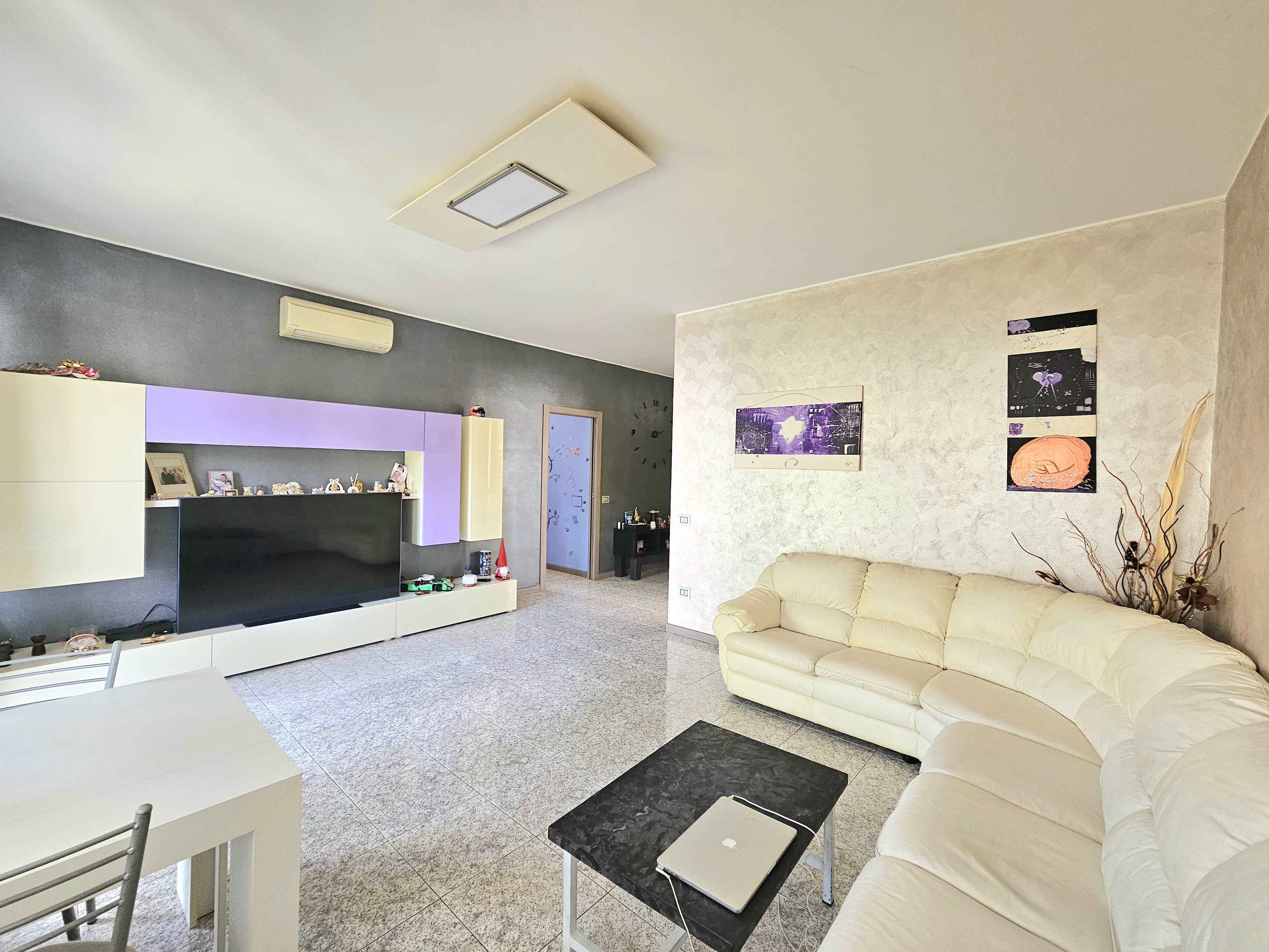 Trilocale con tripla esposizione ed ampio balcone