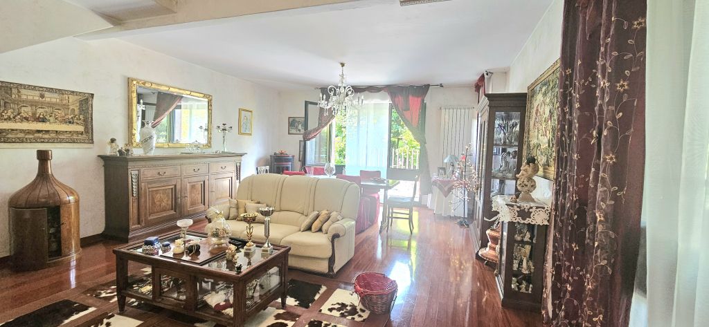 Villa Indipendente con Giardino Privato e Piscina - Foto 3